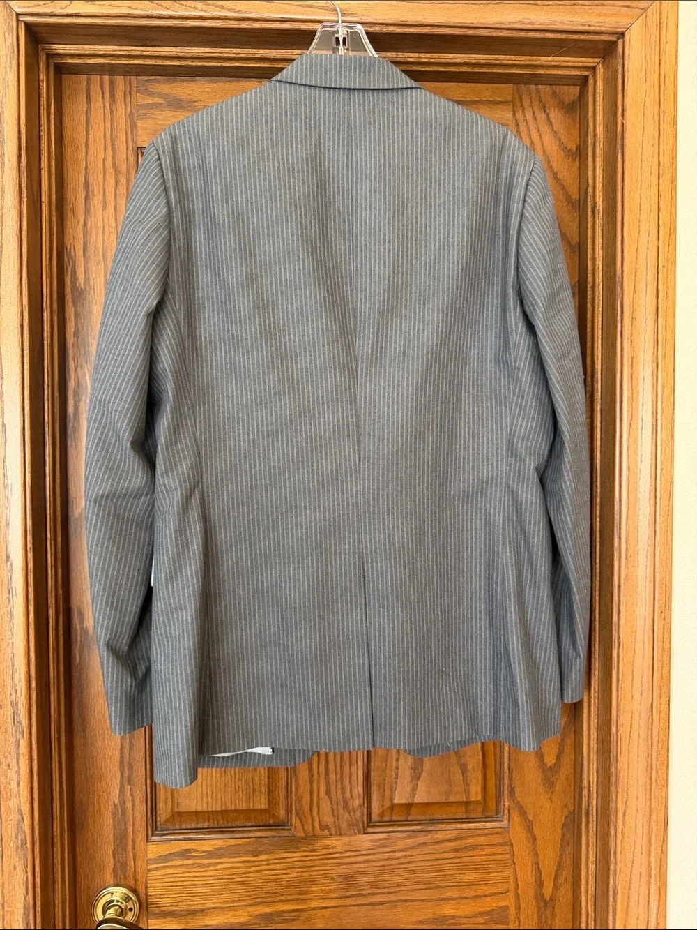 Banana Republic Gray Pinstripe Men's Blazer - Classic Two-Button Suit Jacket